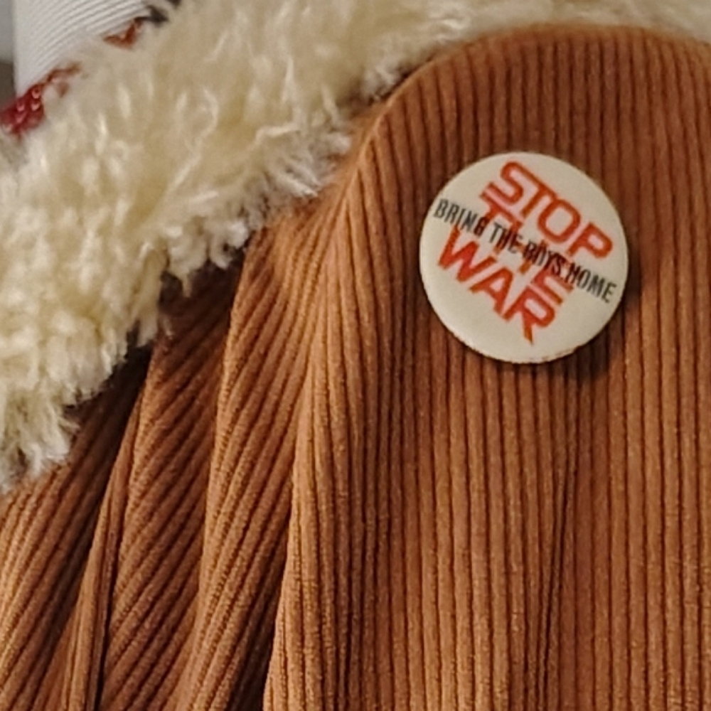 Authentic 1967 Anti Vietnam War Bring The Boys Home Button Pin Hippie Mem - Picture 2 of 3